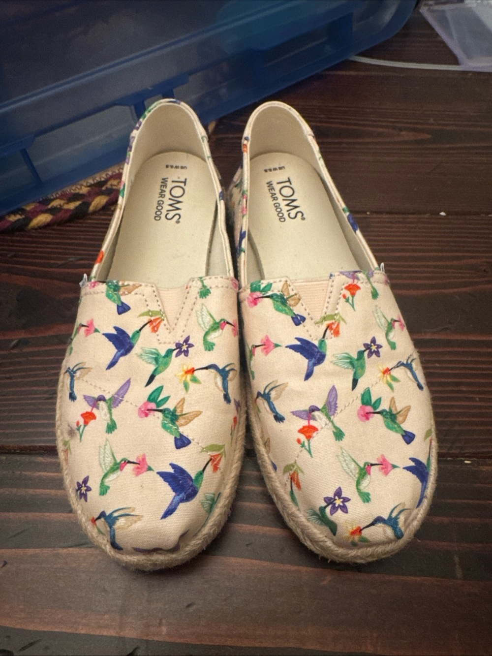 TOMS Hummingbird Print Canvas Slip-Ons - Cream